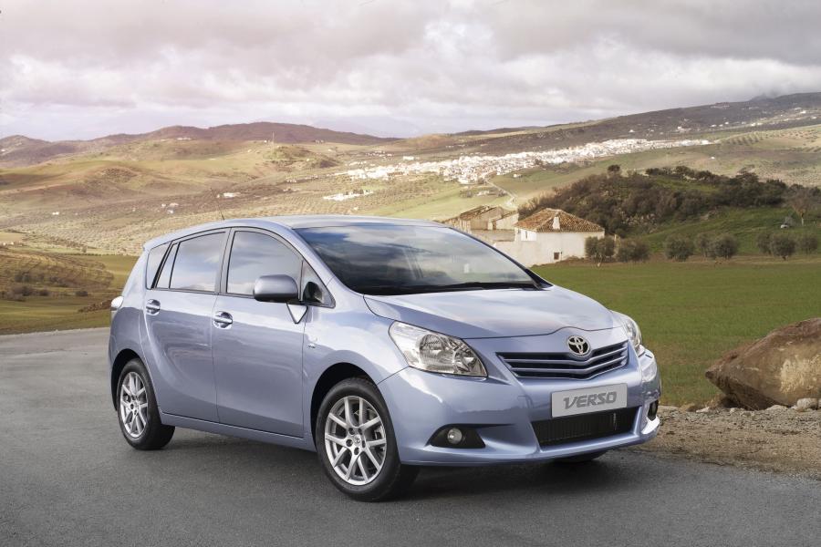  Toyota Verso 2009 года  (фото 18 из 65)